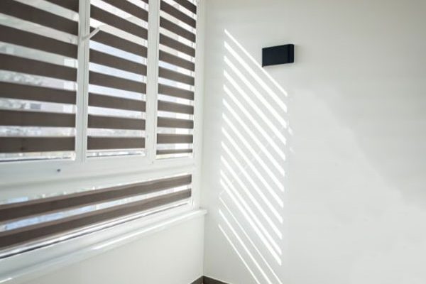 Hochwertiger Sicht- und Sonnenschutz für Ihre Fenster für Gesundheit und Wohlbefinden. Reparaturservice Valet - Ihr Rundum-Service für Fenster, Türen und Rollläden in Bretten.